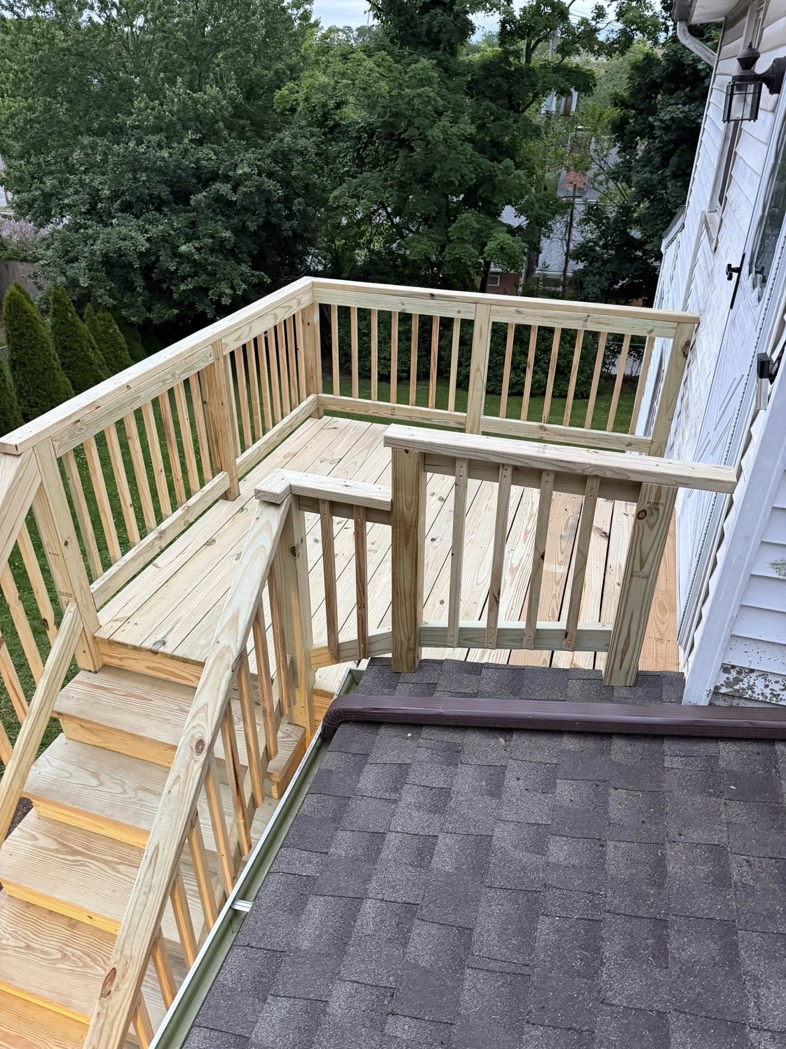 New elevated deck platform with built-in bench